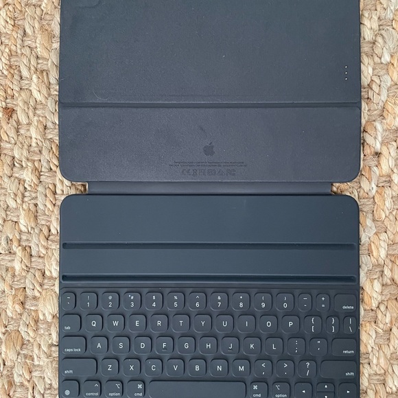 Apple iPad Smart Keyboard Folio